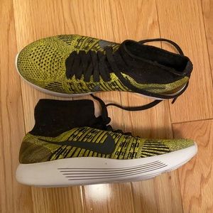 NWOT Nike Lunar Epic Flyknit